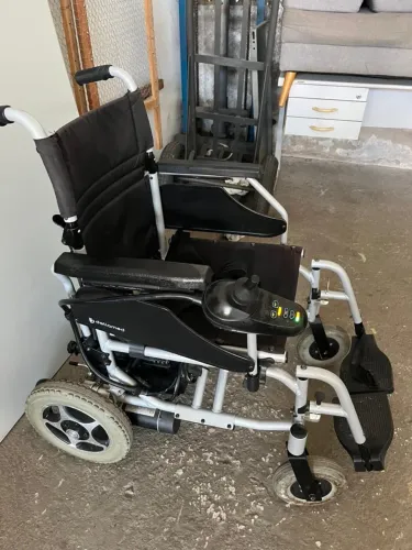 Cadeira de Rodas Elétrica