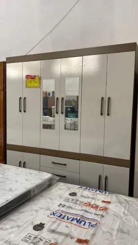 Guarda-roupa de casal branco