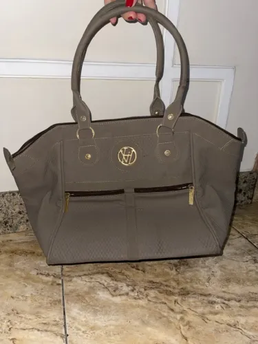 Bolsa de Ombro Elegante e Espaçosa