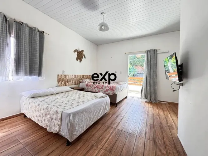 COMPRE ESSA OPORTUNIDADE 2 IMOVEIS NA GAMBOA E PISCINA A 10 MINUTOS DA PRAIA