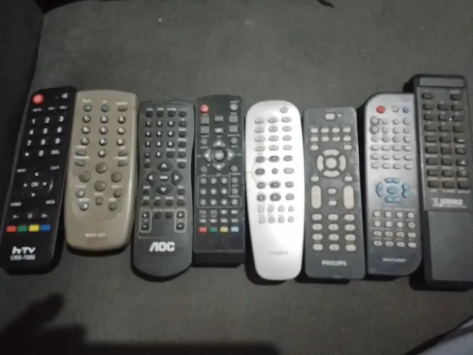 Controles pra tv antigos