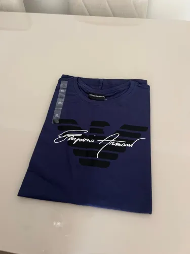 Camiseta Emporio Armani Azul Marinho 