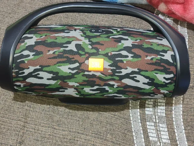 JBL boombox camuflada