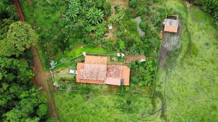 Fazenda de 7 hectares a venda no Ribeirão das Neves, com água corrente no terreno e casa c