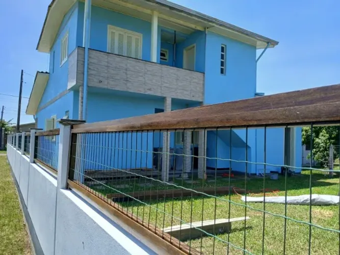 Vendo ou troco casa na praia.
