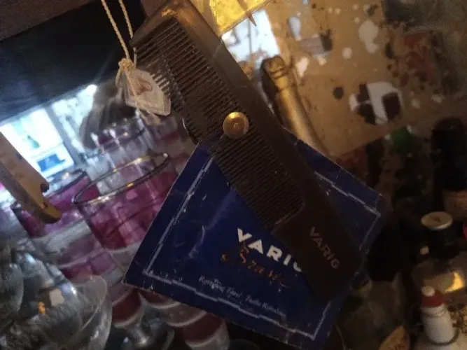 pente e lenço umedecido VARIG