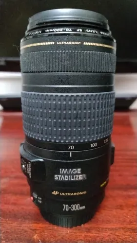 Lente Canon EF 70-300mm com estabilizador de imagem