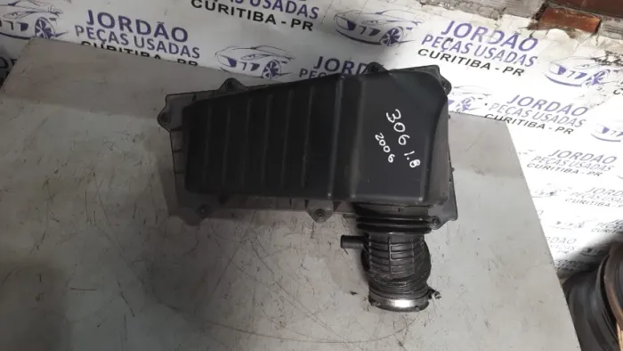 Caixa do filtro de ar Peugeot 306/1.8 ano 97/2001