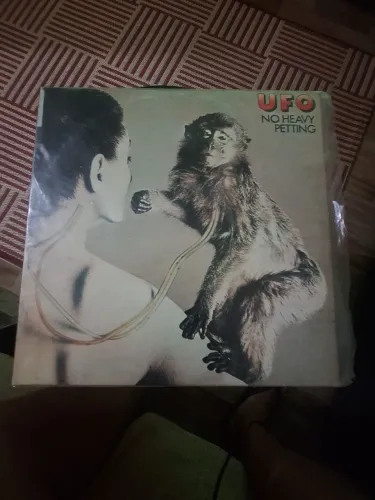 Lp UFO No heavy petting (1976), original de época