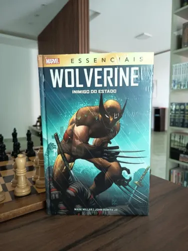 WOLVERINE: INIMIGO DO ESTADO POR JOHN ROMITA JR. (Marvel Essenciais). Novo Lacrado.
