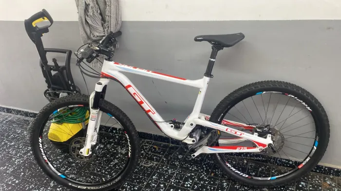 Bicicleta GT Helion Elite Carbono 27,5