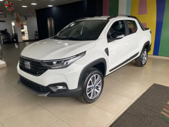 Fiat STRADA 1.3 FIREFLY FLEX VOLCANO CD MANUAL.