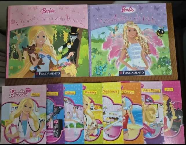 Livros barbie + 8 livrinhos de brinde