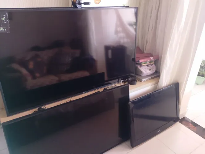 Tvs "com defeito pra concertar ou aproveitar peça