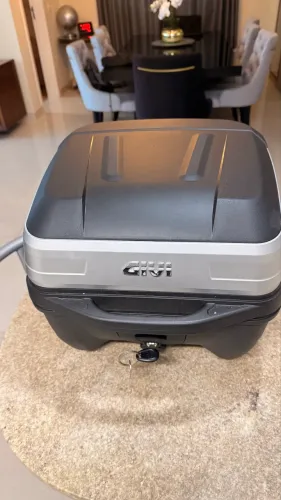 Baú para moto 40 l marca Givi