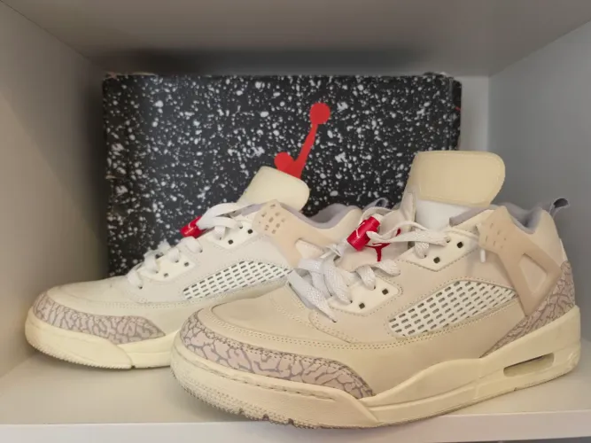 NIKE Air jordan spizike low coconut milk