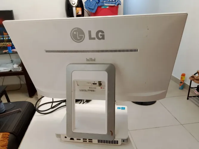 Vendo computador ayuam da LG i5 4° geraçao 8 gigas ssd e hd ele e tv tambem