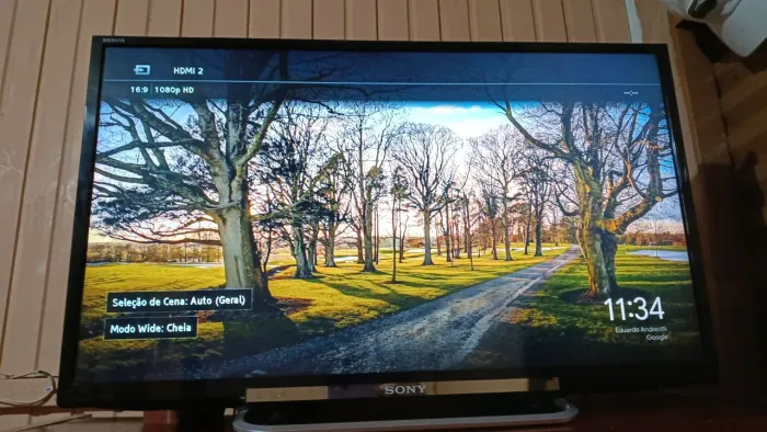 Vendo TV LED 32" + Alguns acessórios