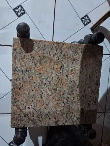 Mesinha de centro 34X34 . Não faço entrega