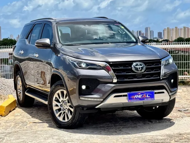 Toyota Hilux SW4 SRX 4X4 2.8 TDI 16V Dies. Aut. 2021