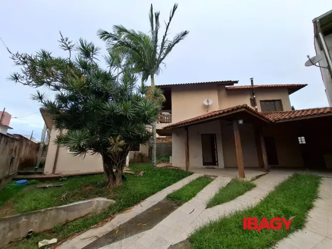 Excelente Casa 4 dormitório(s) em Ingleses Do Rio Vermelho - Florianópolis