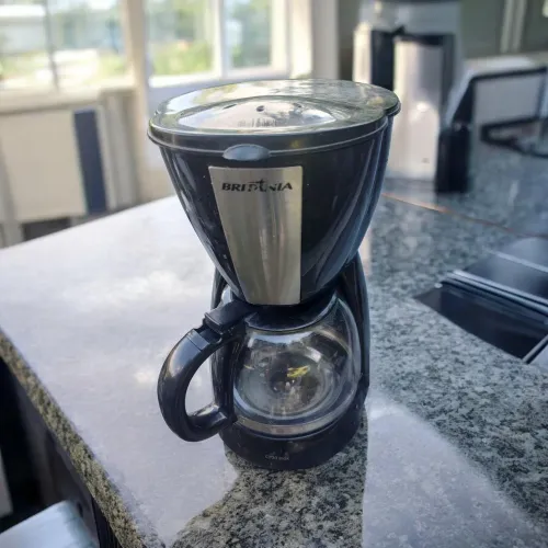 Cafeteira Elétrica funcionando perfeitamente.