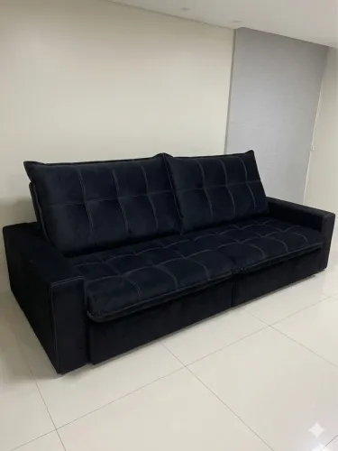 Sofá retrátil de suede novo. Molas ensacadas. Medidas: 2.80/fechado: 0.60/aberto1.20