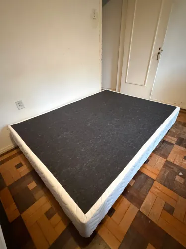 Vendo Cama Box Casal Usada