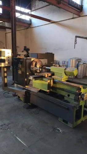 Torno De Repuxo CNC Romi 