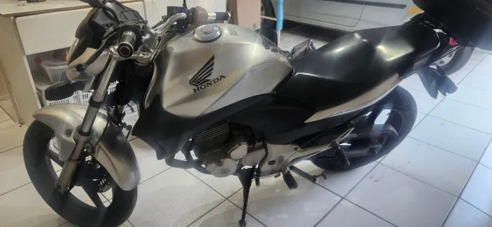 Vendo CB300 em ótimo estado