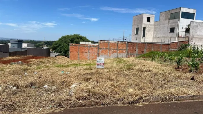 TERRENO À VENDA PARTE ALTA NO JARDIM VENEZA EM APUCARANA.