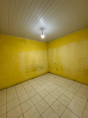 Alugo casa no Fernando Collor