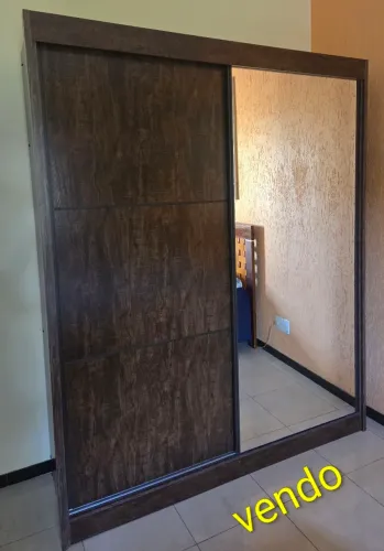 Guarda roupas casal 2 portas em ótimo estado