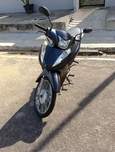 Moto biz bem conservada