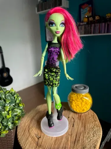 Boneca Monster High Venus McFlytrap - Usada