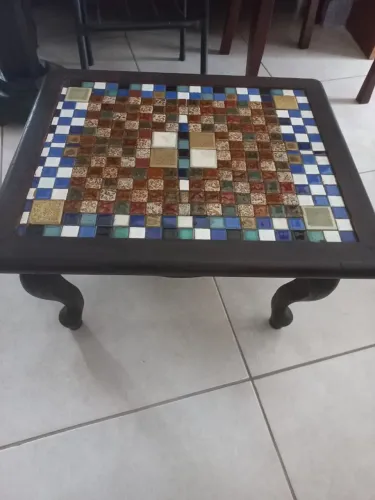 Mesa de centro antiga de madeira maciça 