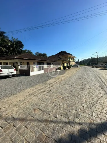 Casa para alugar no bairro Guamiranga - Guaramirim/SC