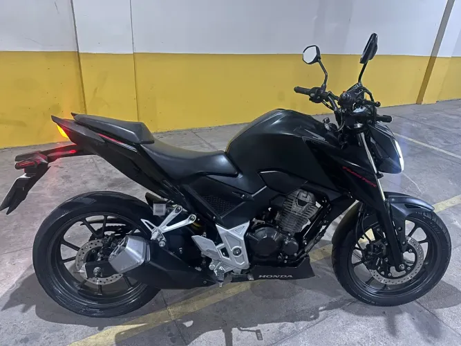 HONDA CB 300F TWISTER CBS 2023 - ÓTIMO ESTADO
