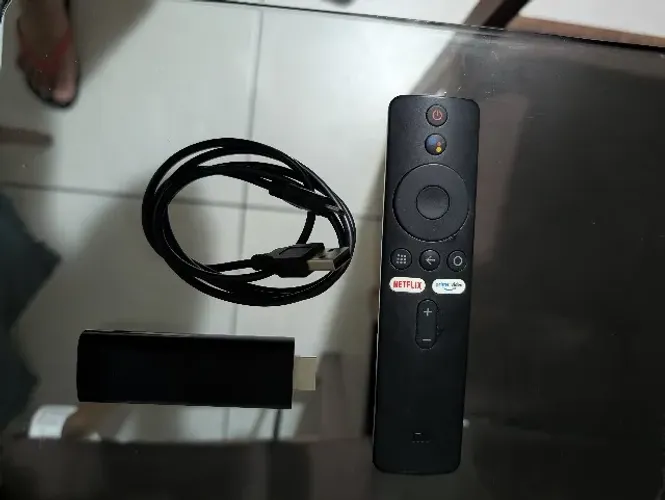 Xiaomi Mi TV Stick Full HD Original (MiTV-AESP0) - Android TV com Controle de Voz
