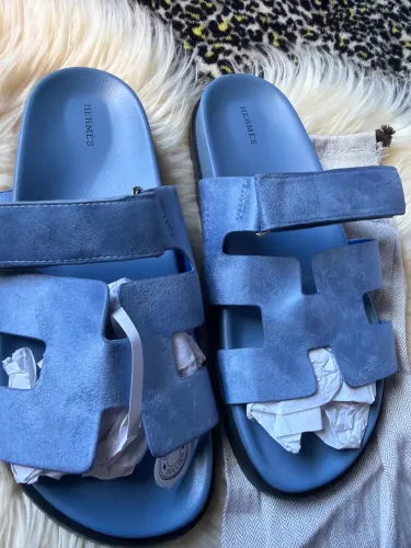 Sandália Hèrmes linda azul em couro linha premium