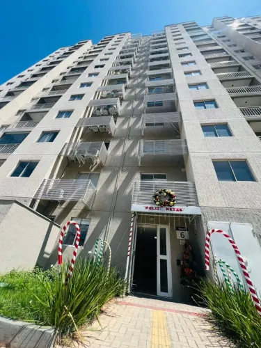 APARTAMENTO NA PONTA NEGRA - PORTEIRA FECHADA - SUITE E VARANDA