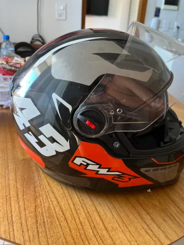 Capacete FW3 43 gtx com óculos