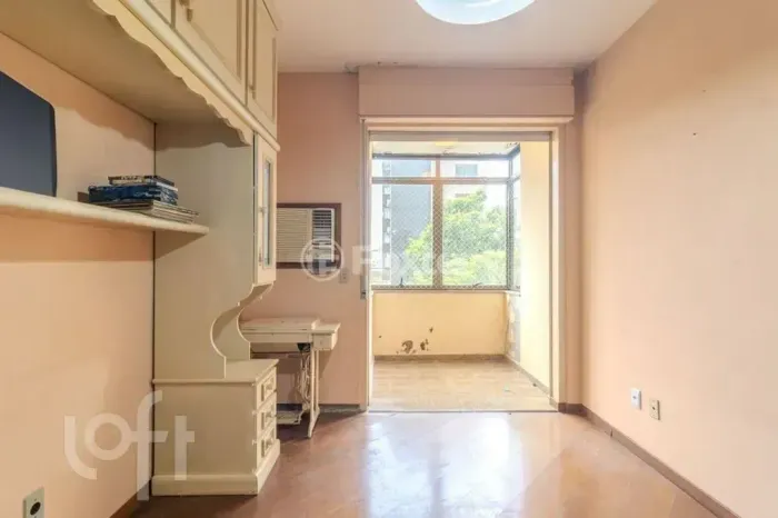 Excelente Oportunidade para Retrofit  2 Dormitórios com Sacada no Bairro São João/Higienóp