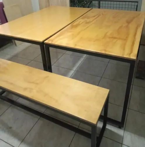 Mesa com banco