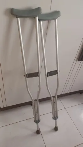 Par de Muletas Axilar