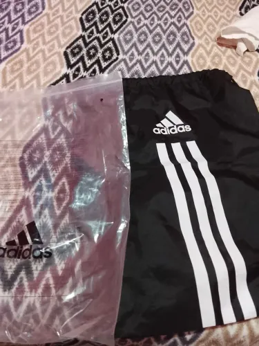Vendo bolsa Adidas original nova nunca usada