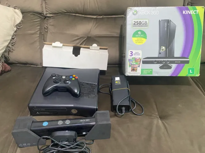 Xbox 360 com 1 controle e kinect , desbloqueado