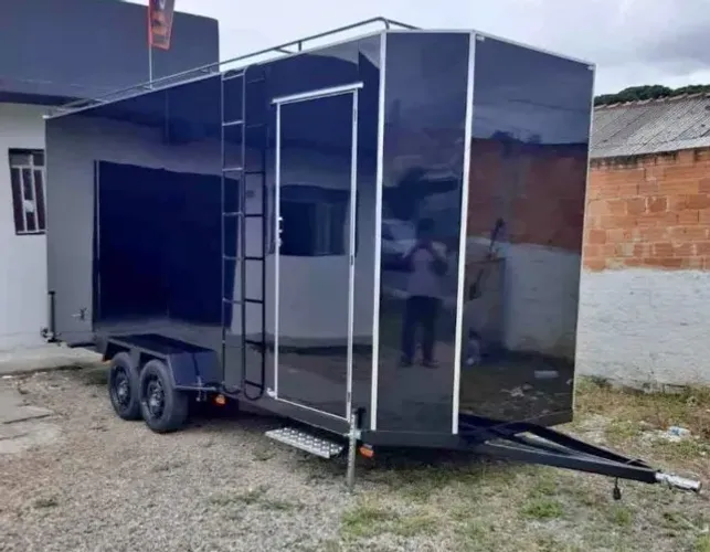 Trailer baú 