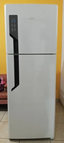 Vendo Geladeira marca Electrolux Frost Free 474 Litros Completa Modelo Novo Super Nova