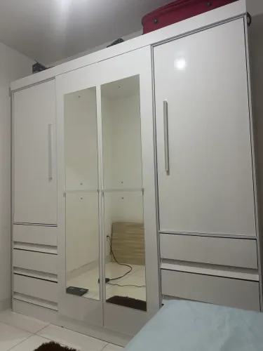 Vendo guarda-roupa casal 